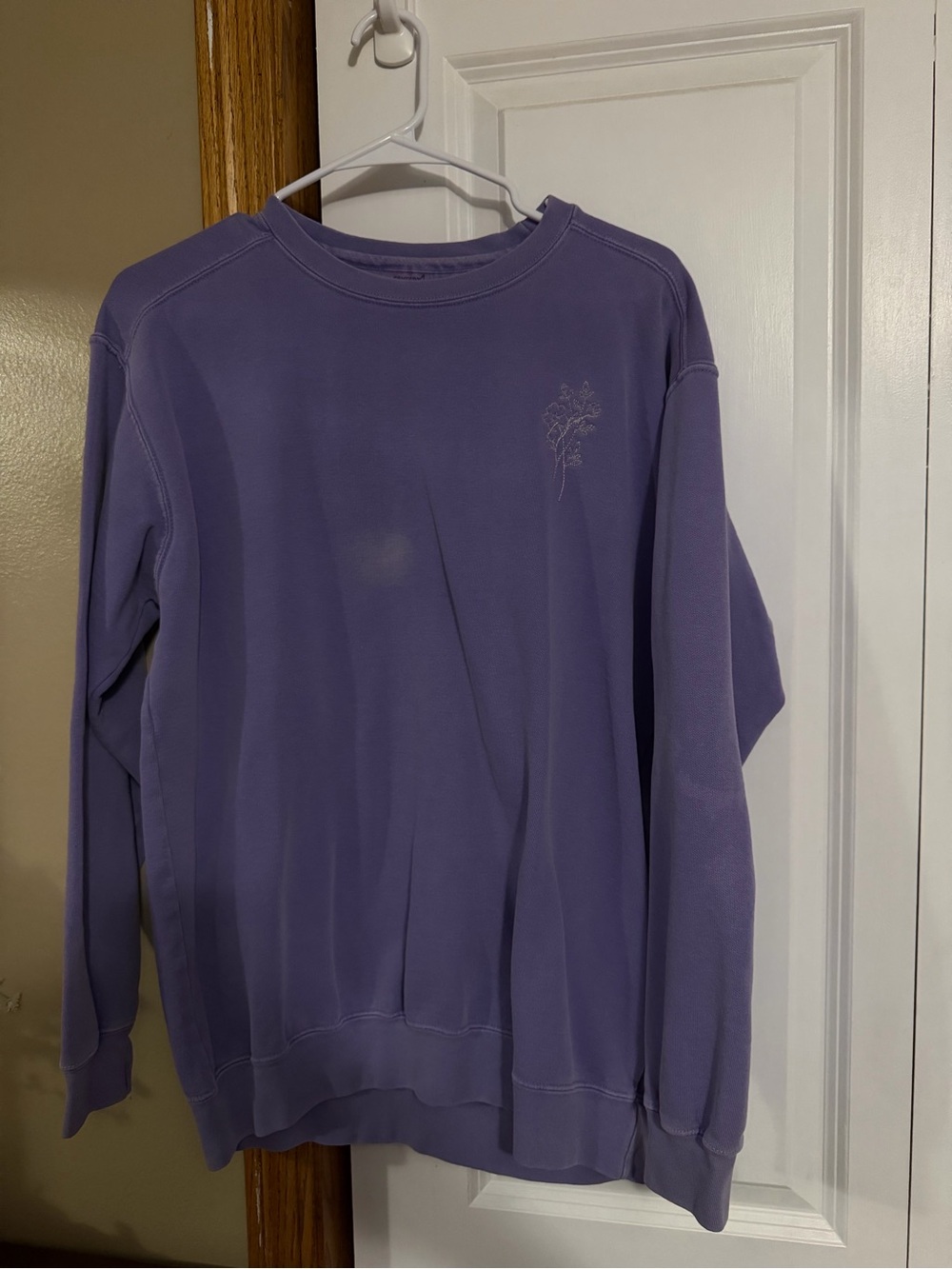 Women’s Crewneck Sweatshirt in Lavender Purple